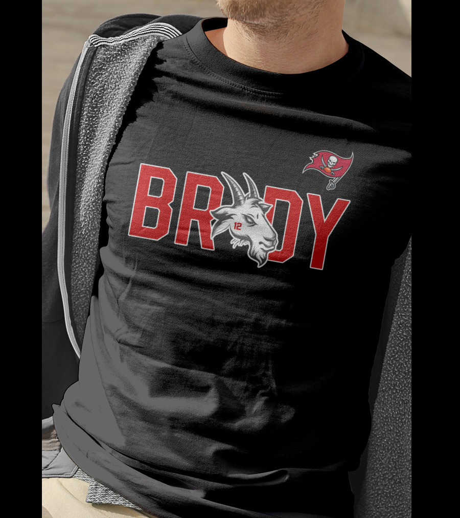 Tom Brady Buccaneers Goat With 12 Jersey And Flag T-Shirt