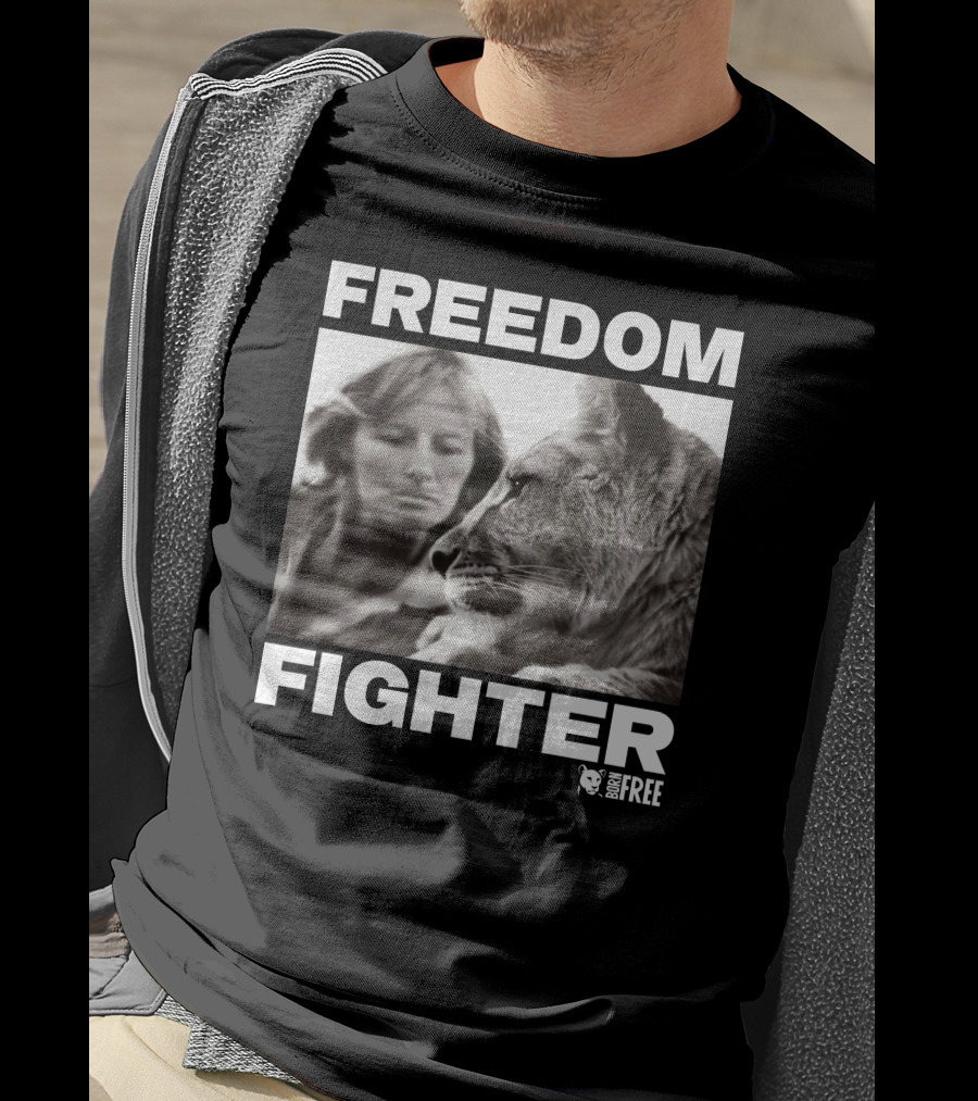 FREEDOM FIGHTER BORN FREE Lion And Woman Interaction T-Shirt