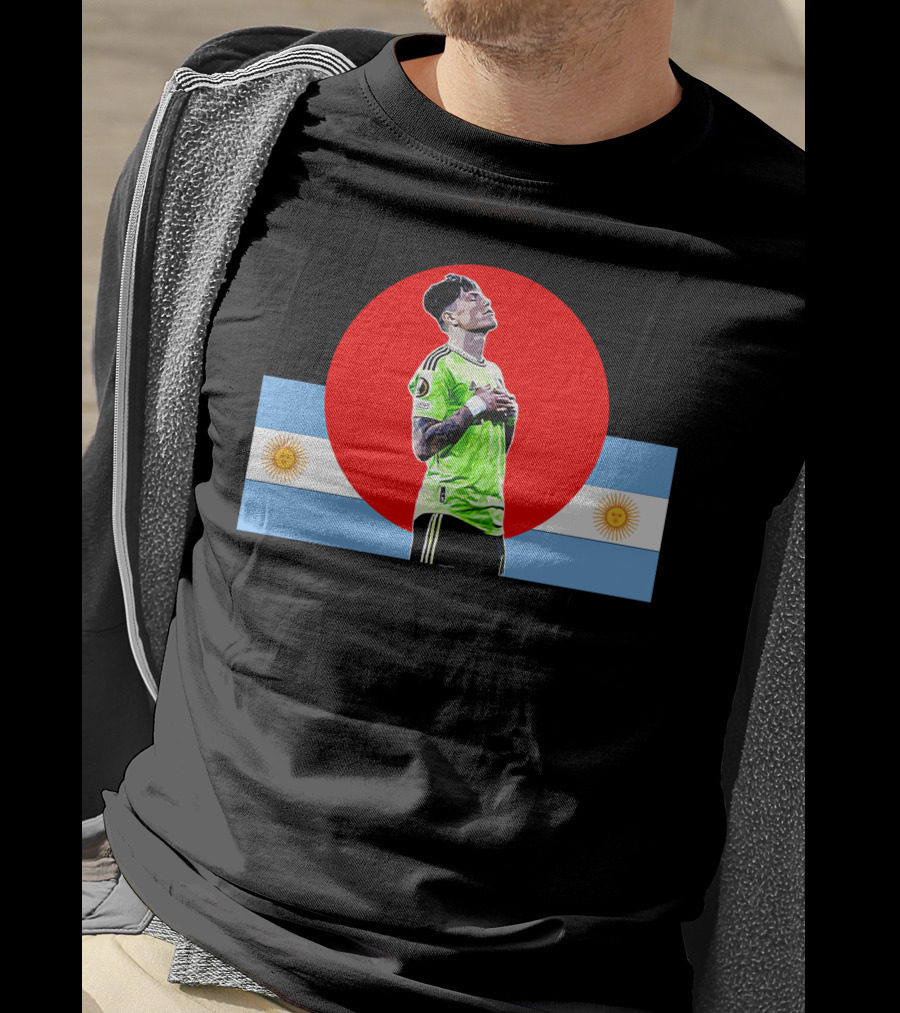 Red Manc Garnacho Argentina Soccer Pose With Flag And Sunburst T-Shirt