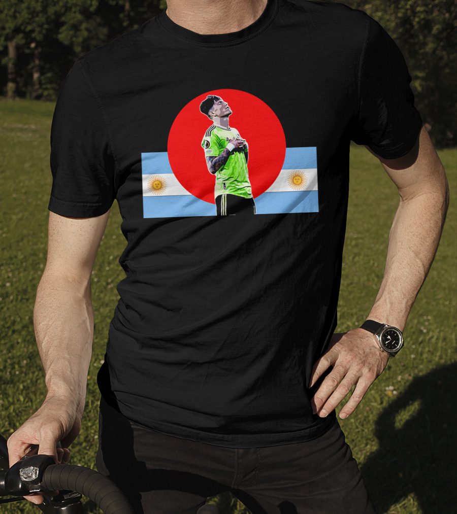 Red Manc Garnacho Argentina Soccer Pose With Flag And Sunburst T-Shirt