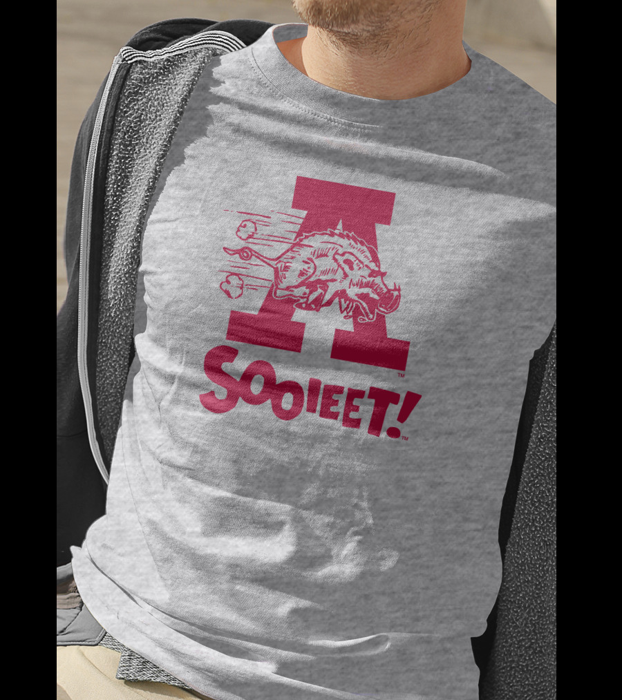 Eric Musselman Wearing Arkansas Razorbacks Logo Sooieet T-Shirt