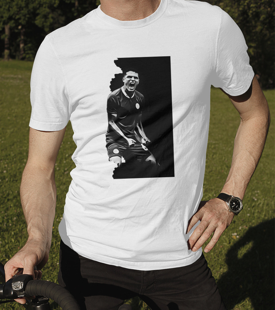 O Monstro Soccer Celebration Iconic Athlete Performance T-Shirt