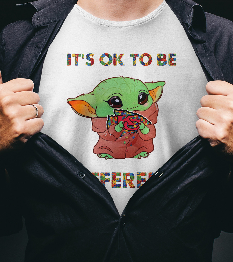 It's Ok To Be Different Kansas City Chiefs Baby Yoda Holding Kc T-Shirt