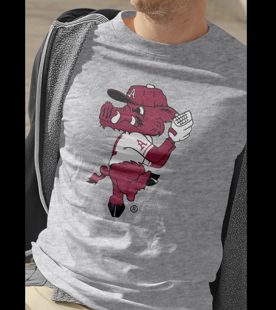 Arkansas Razorbacks Baseball Hog Pitching Ribby T-Shirt