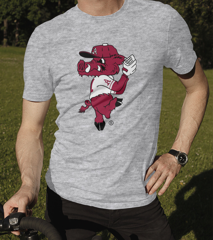 Arkansas Razorbacks Baseball Hog Pitching Ribby T-Shirt