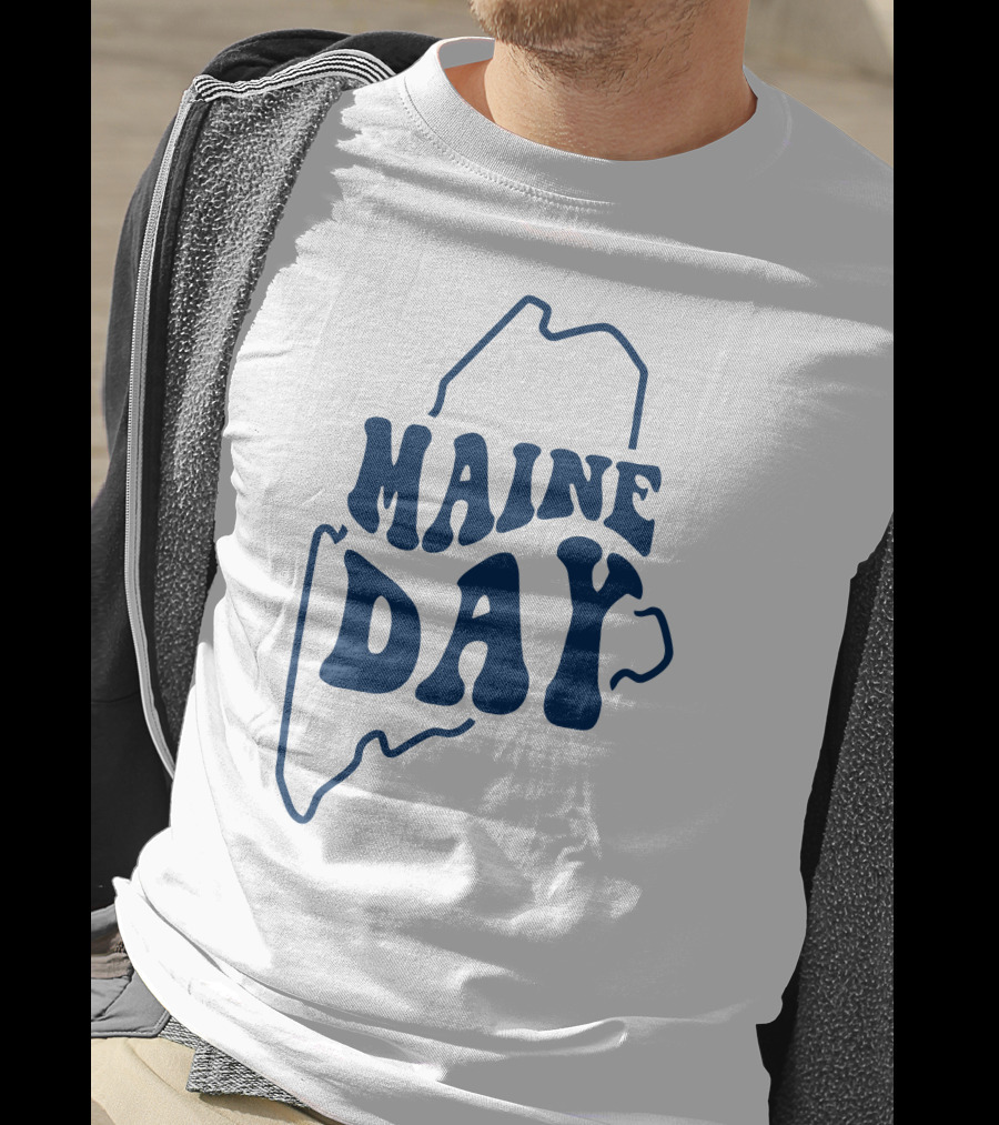 Maine Day Outline Of State T-Shirt