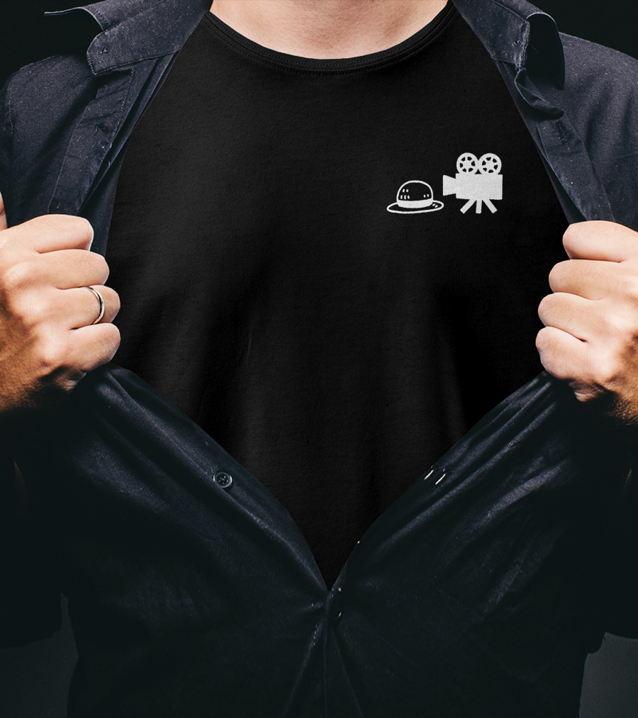 TV Animation One Piece Staff Henry Thurlow Straw Hat Pirate Film Camera T-Shirt