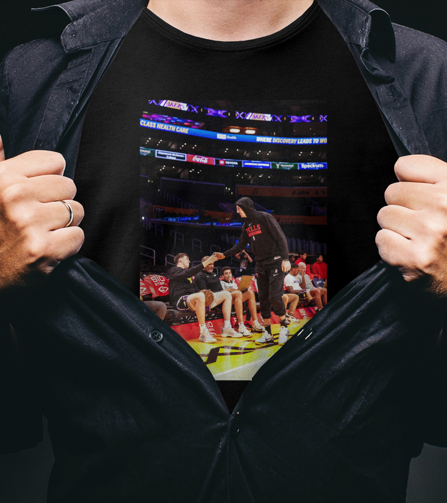 Austin Reaves And Alex Caruso NBA Courtside Handshake Bulls Lakers T-Shirt