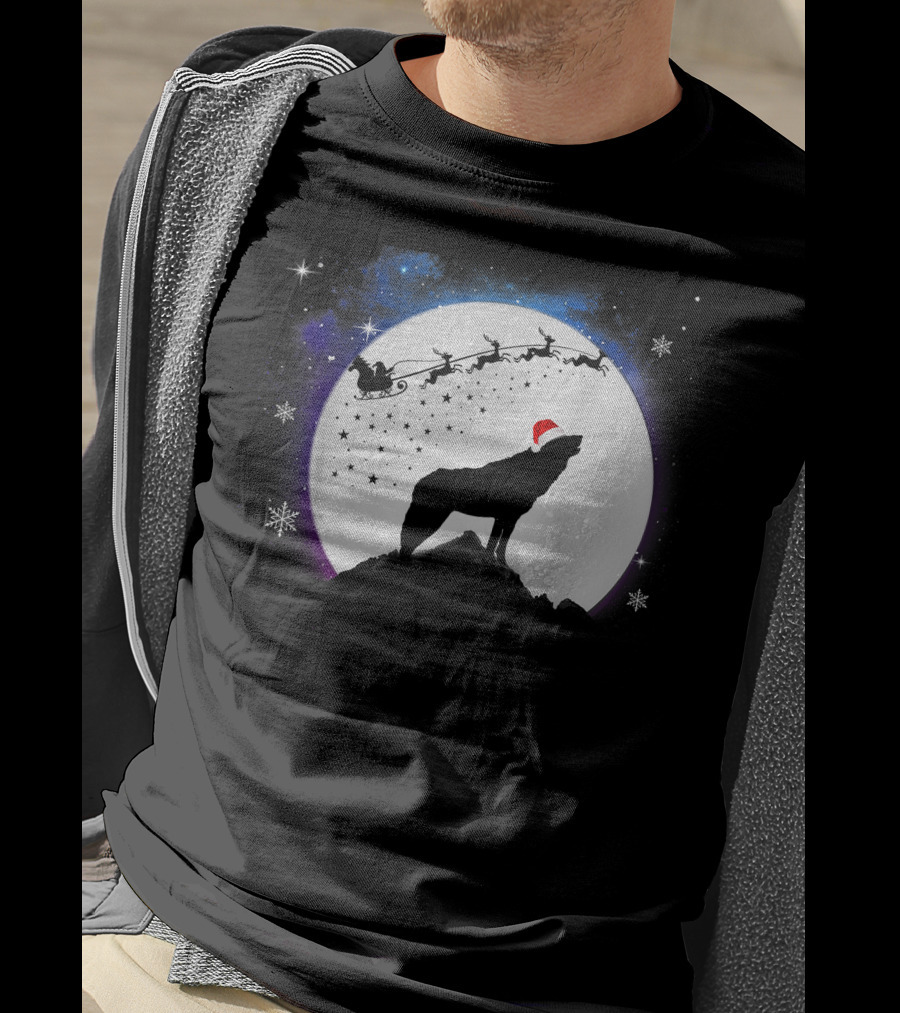 Wolf Santa Hat Full Moon Christmas Night T-Shirt