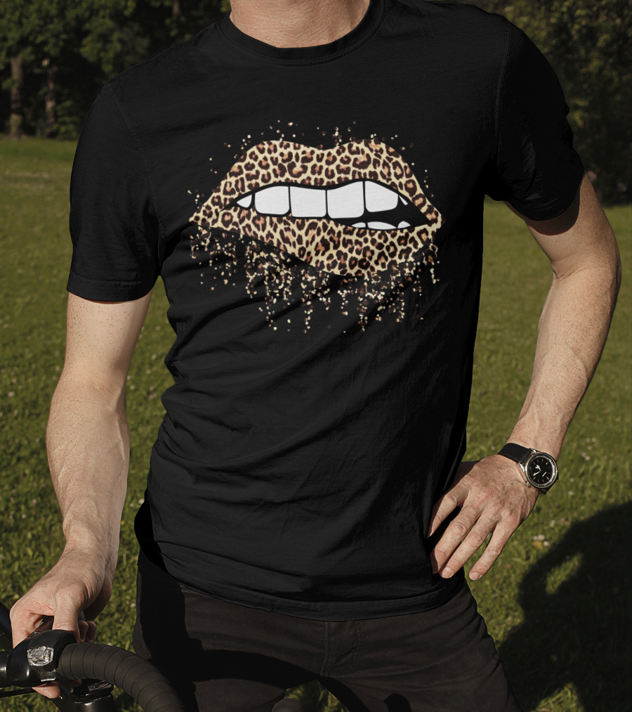 Cool Leopard Print Lips Bite Kiss Me Cheetah T-Shirt