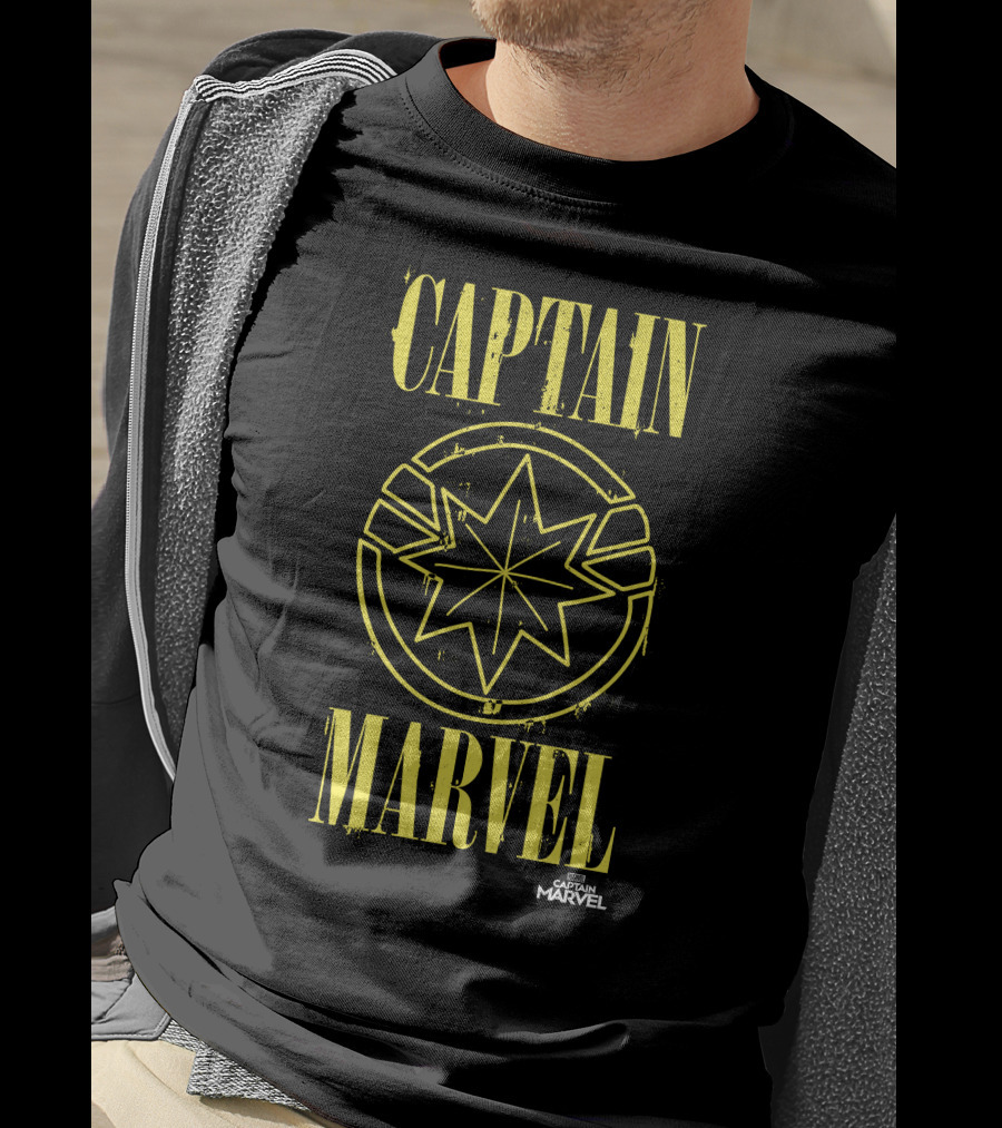 CAPTAIN MARVEL Yellow Star Emblem With Paint Drip Effect T-Shirt