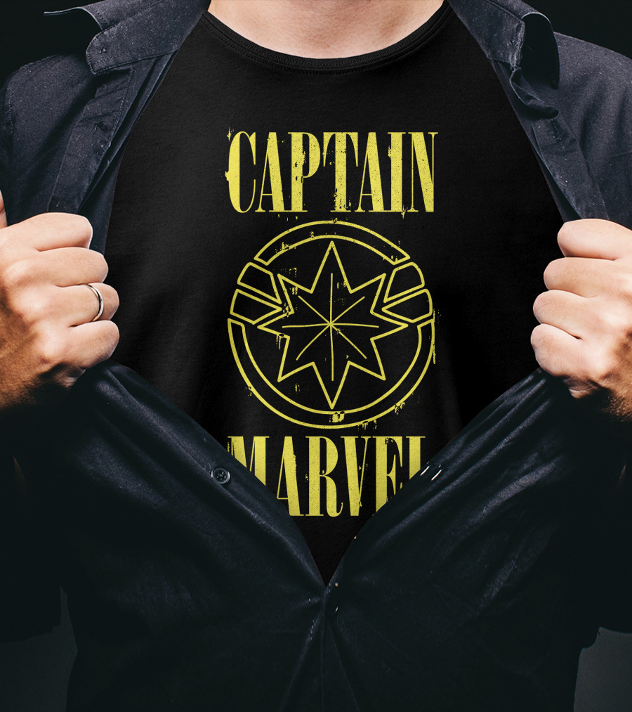 CAPTAIN MARVEL Yellow Star Emblem With Paint Drip Effect T-Shirt
