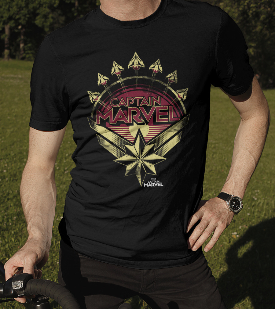 Captain Marvel Yellow Red Retro Starburst Flight T-Shirt