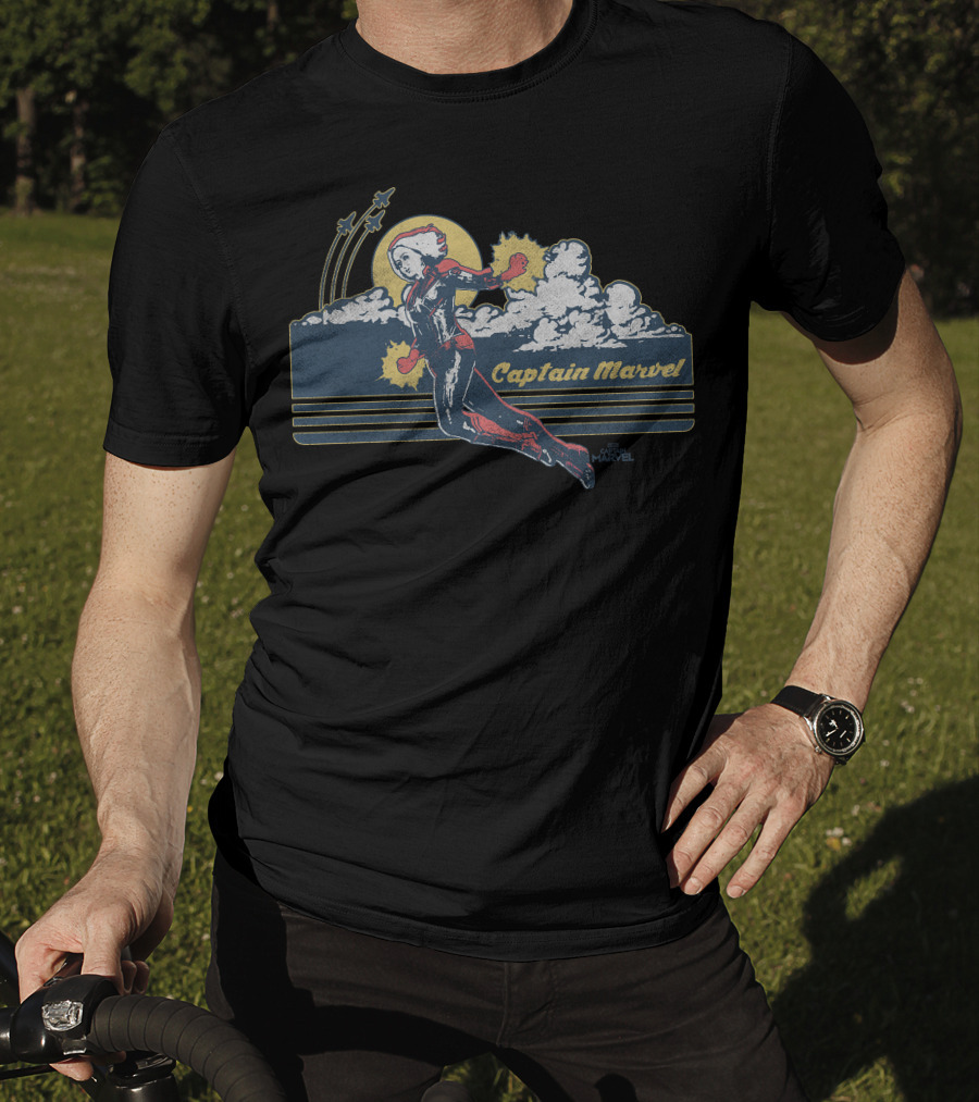 Marvel Captain Marvel Clouds Vintage Retro Flight T-Shirt