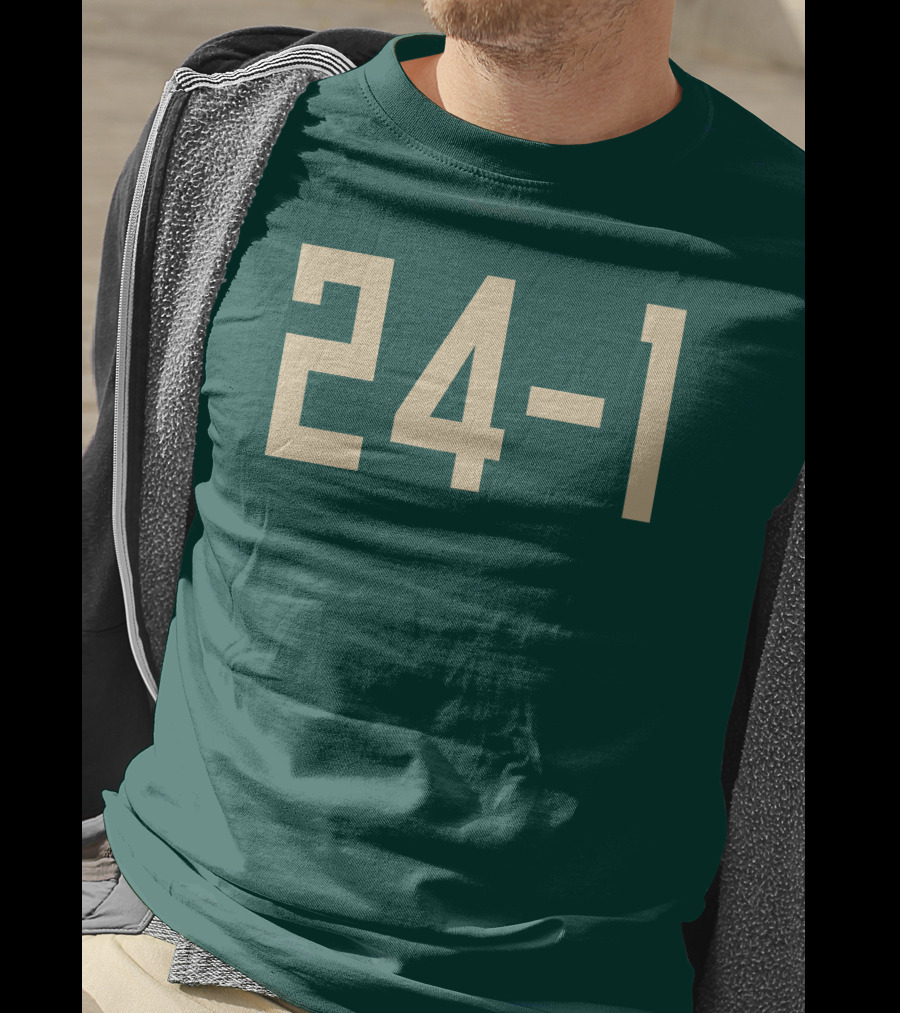 Bucks 24-1 Golden Numbers T-Shirt