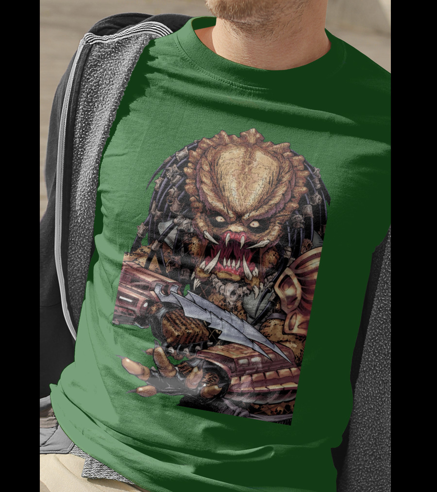 Predator Alien Holding Blade Comic T-Shirt