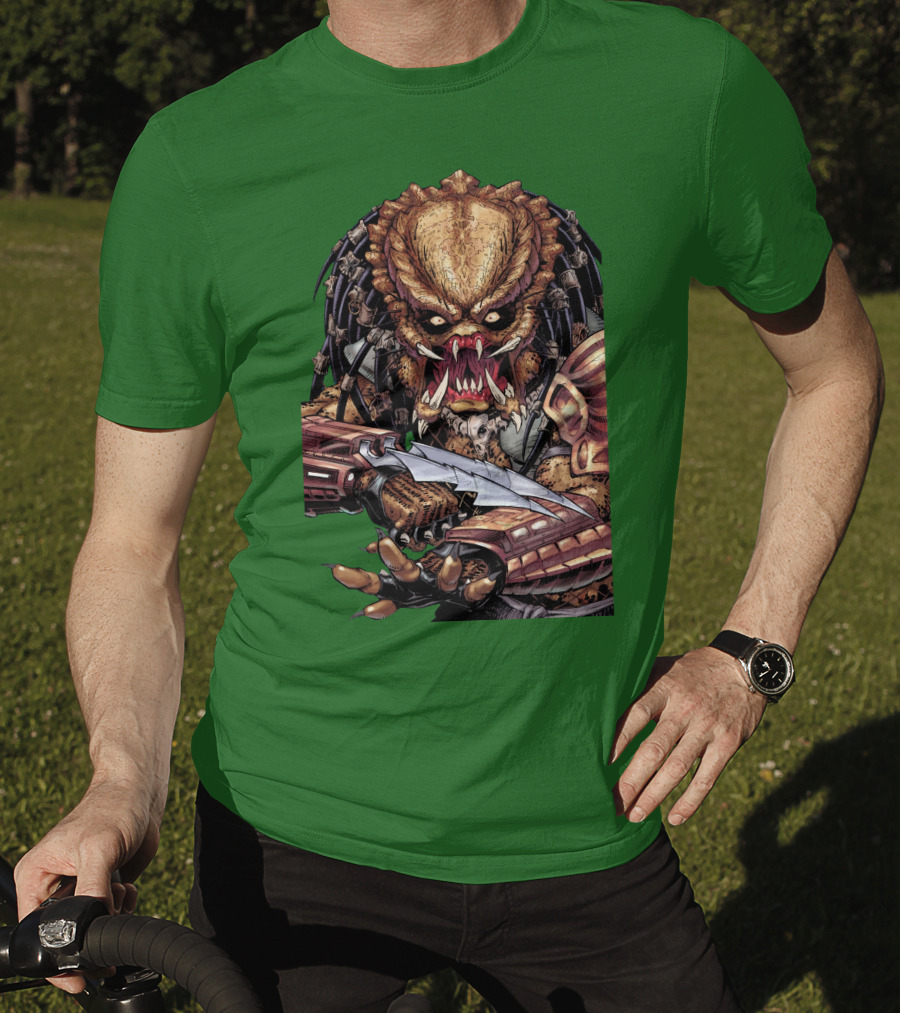 Predator Alien Holding Blade Comic T-Shirt