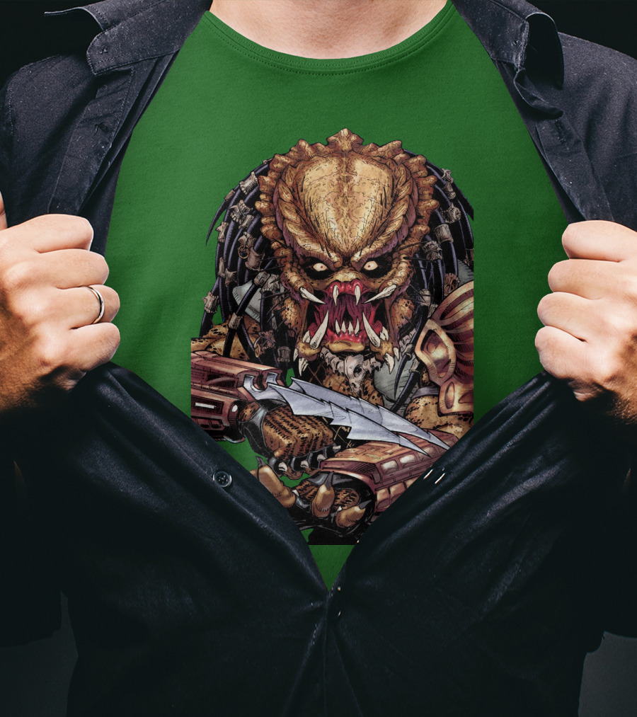 Predator Alien Holding Blade Comic T-Shirt