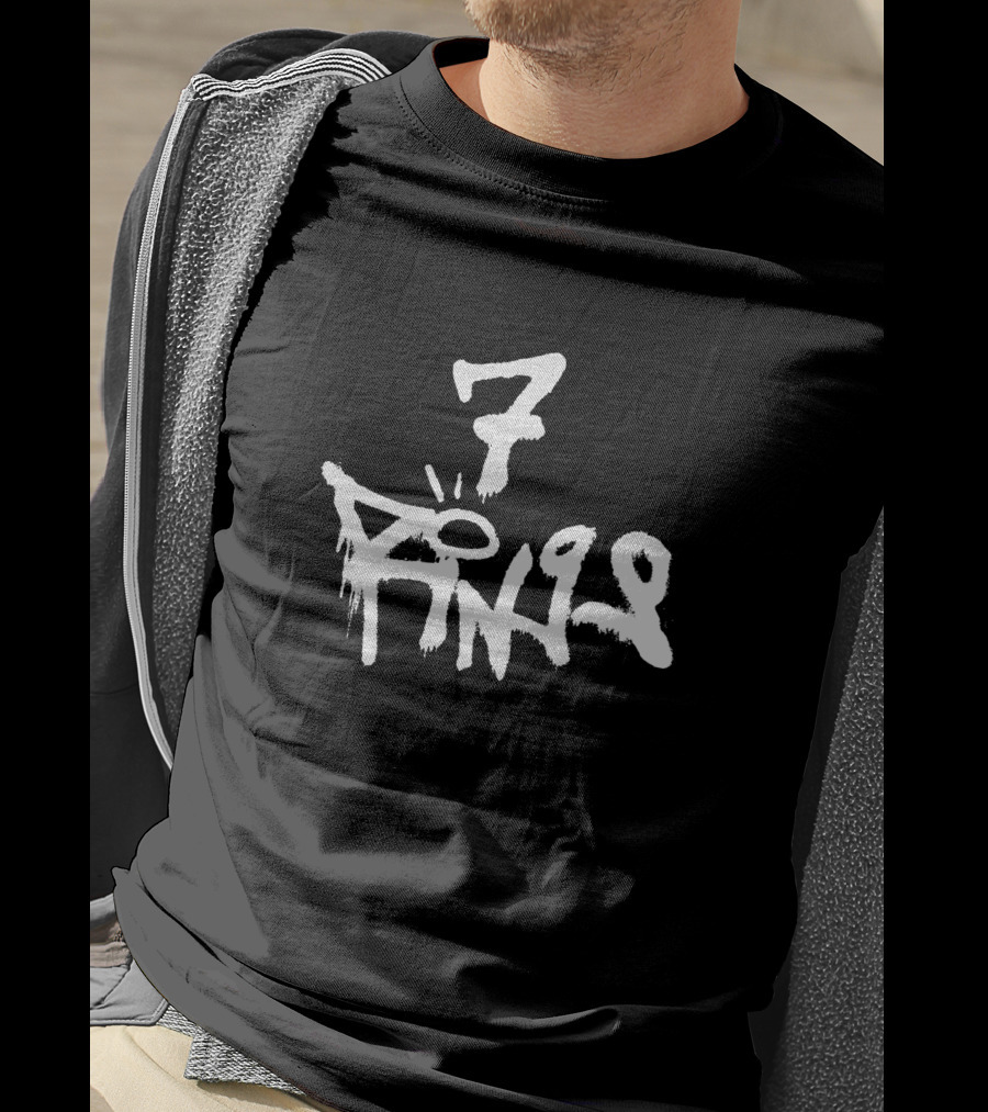7 Rings Tag Style Crewneck T-Shirt