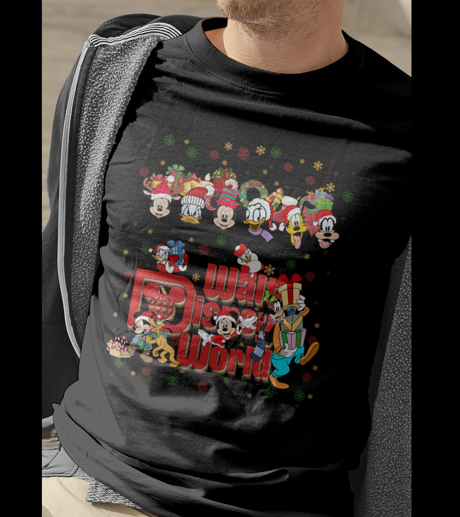 Walt Disney World Xmas Mickey Donald Goofy Christmas T-Shirt