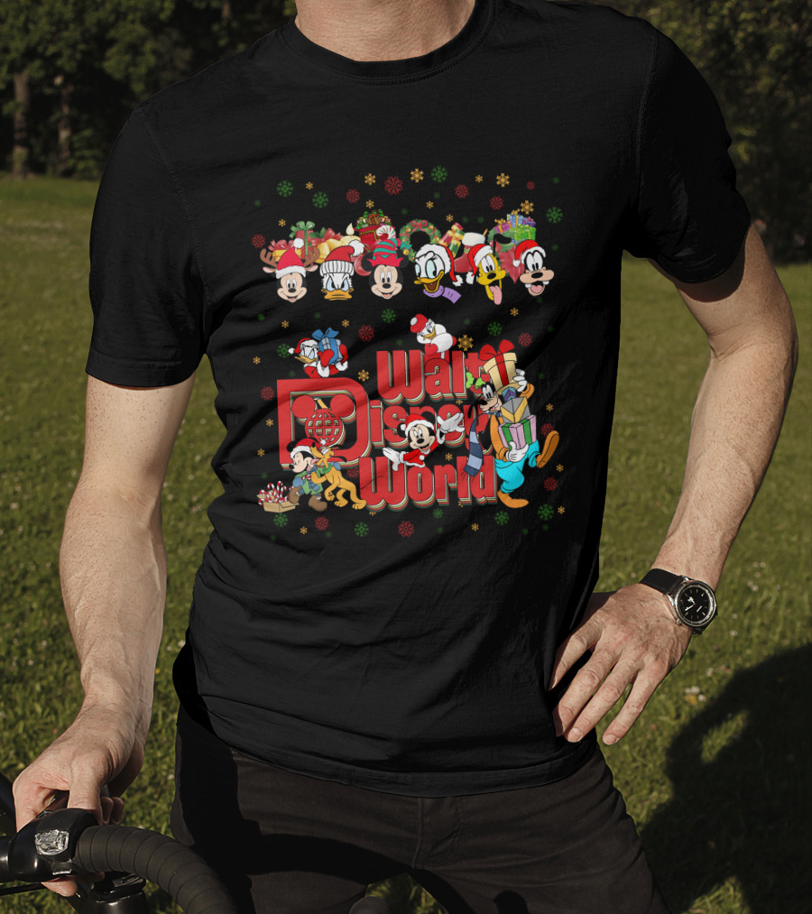 Walt Disney World Xmas Mickey Donald Goofy Christmas T-Shirt