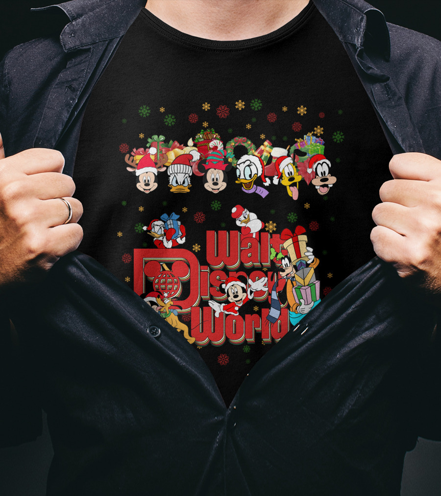 Walt Disney World Xmas Mickey Donald Goofy Christmas T-Shirt