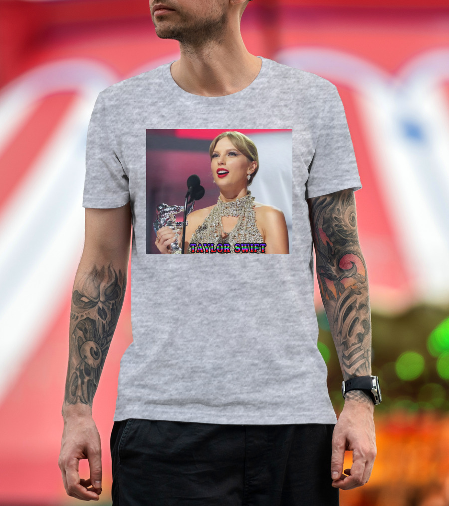 TAYLOR SWIFT SINGER SONGWRITER AWARD MOMENT T-Shirt