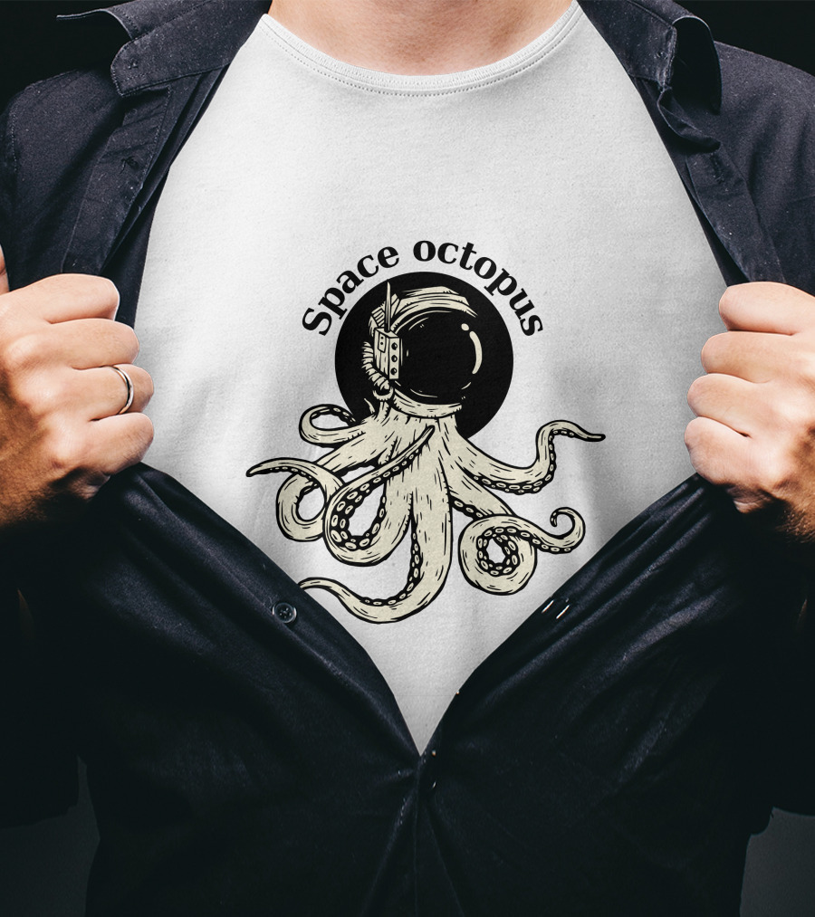 Space Octopus Astronaut Helmet Retro T-Shirt