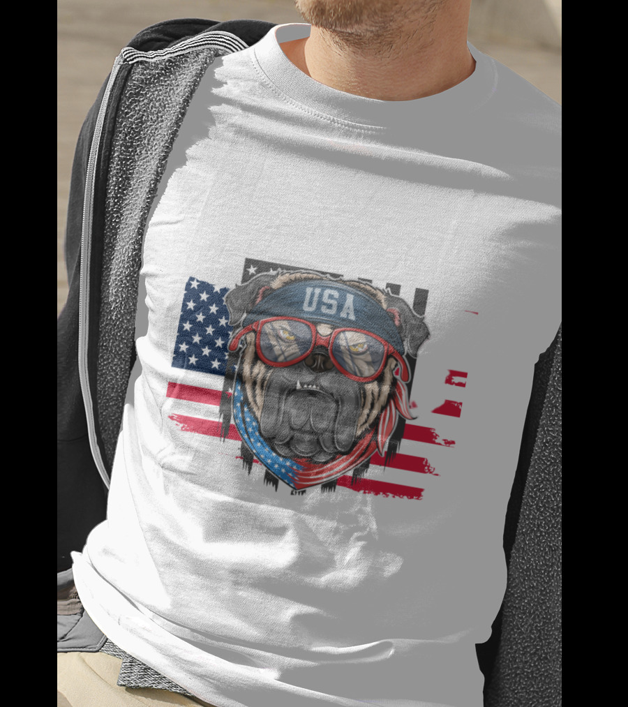 USA Bandana Glasses American Bulldog With Flag Background T-Shirt