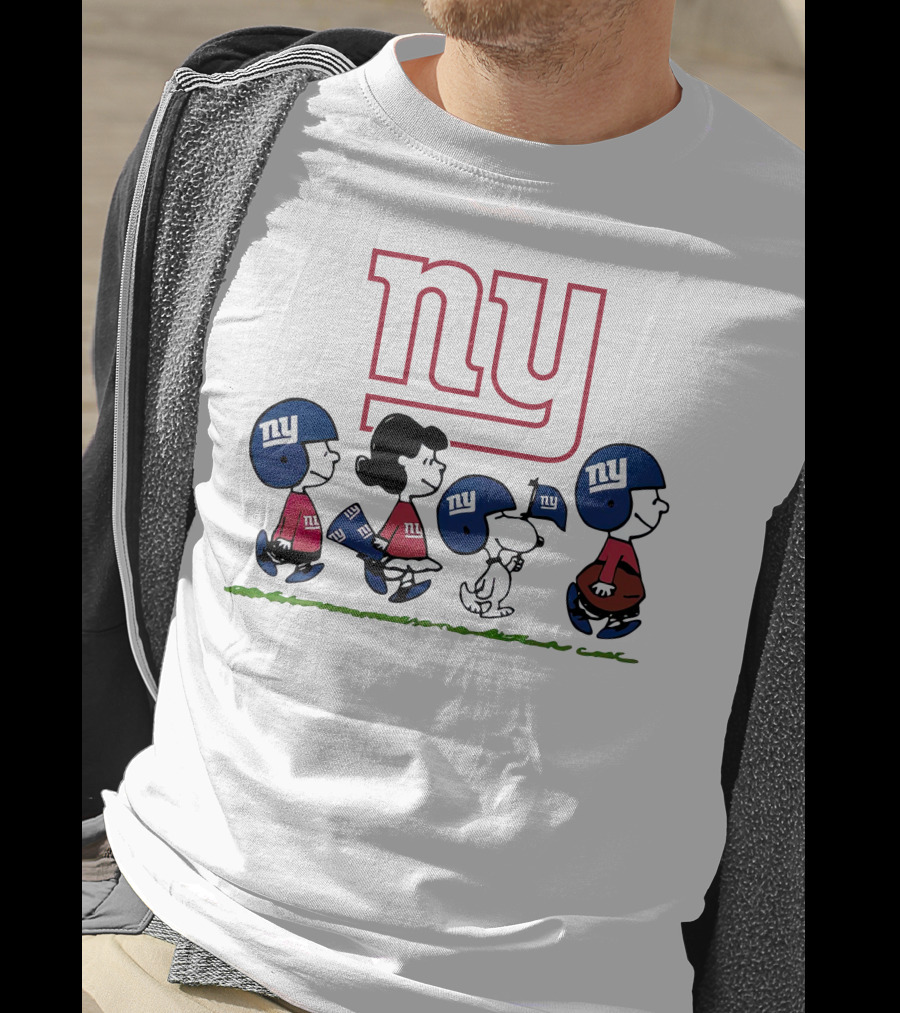 Peanuts Snoopy New York Giants Football Team NFL Characters T-Shirt