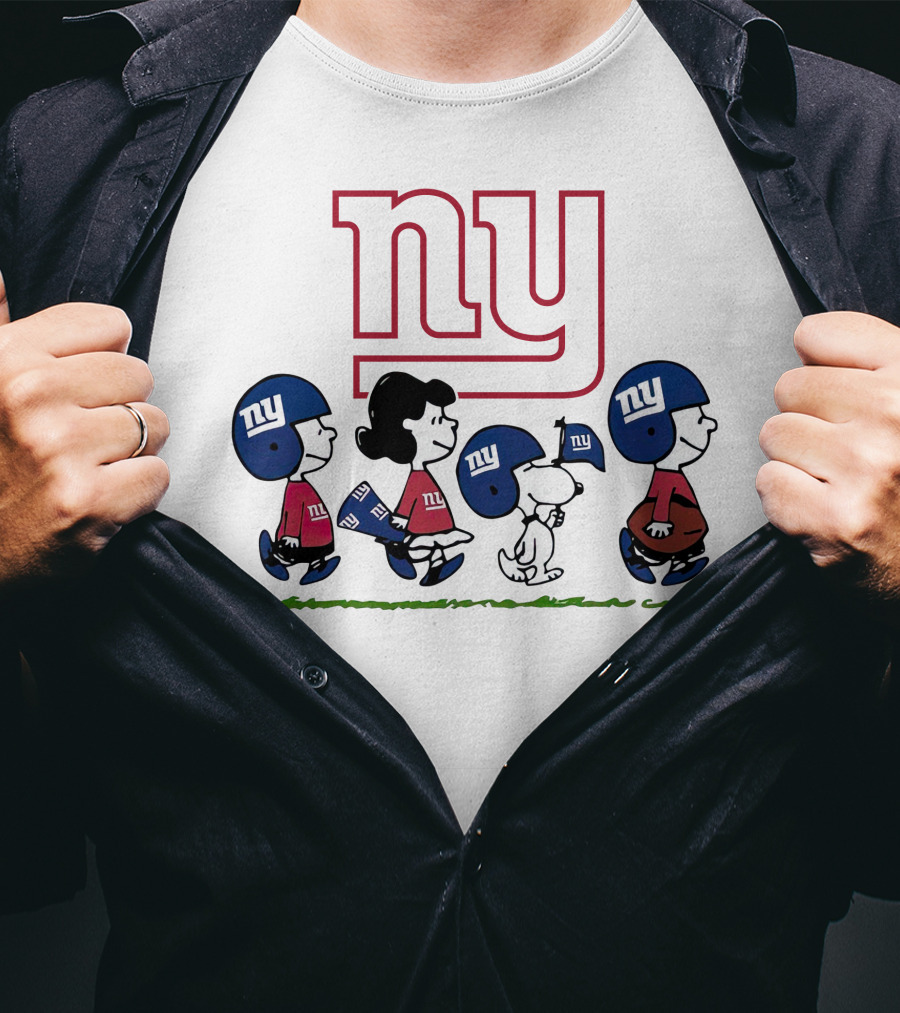 Peanuts Snoopy New York Giants Football Team NFL Characters T-Shirt