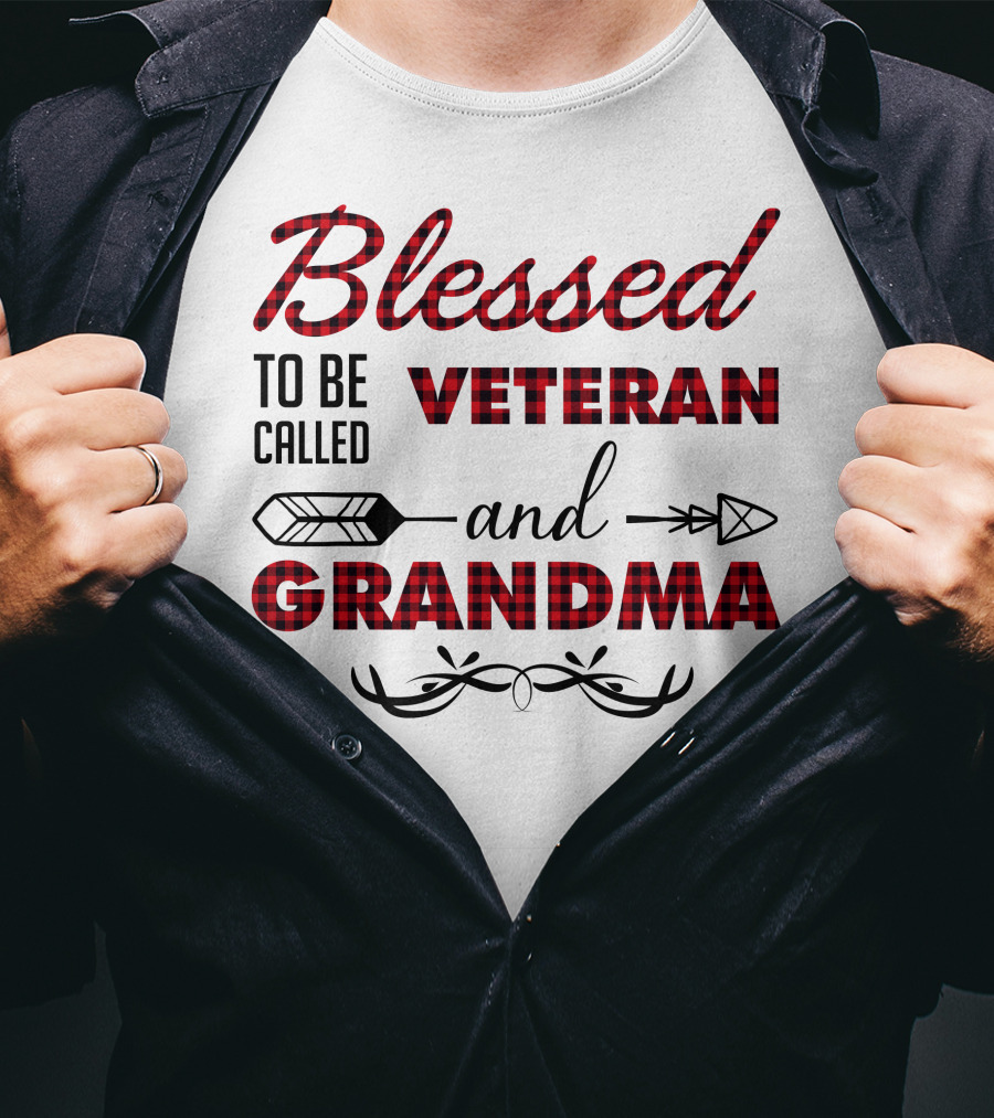 Blessed To Be Called Veteran And Grandma Buffalo Plaid Arrow Antlers T-Shirt