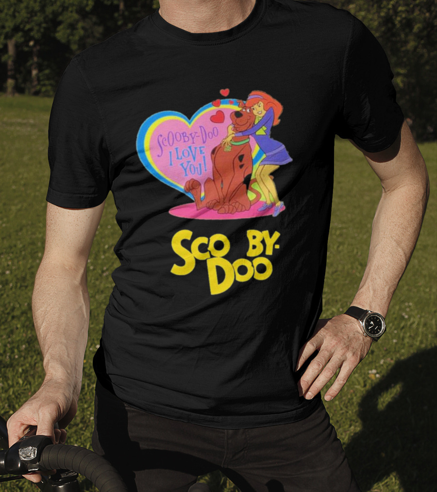Scooby-Doo I Love You Heart And Hug With Daphne T-Shirt