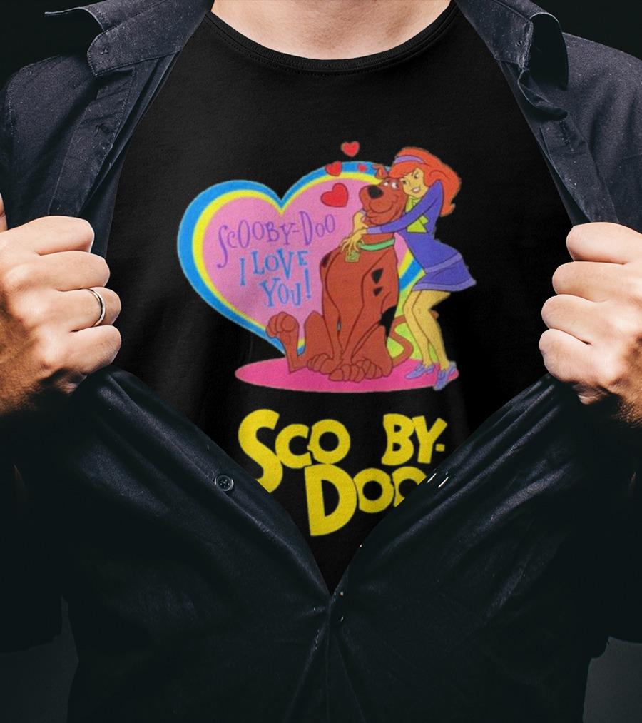 Scooby-Doo I Love You Heart And Hug With Daphne T-Shirt