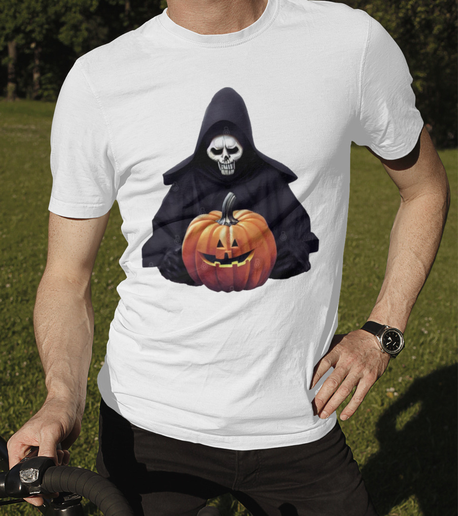 Grim Reaper Holding Jack-O'-Lantern Pumpkin T-Shirt