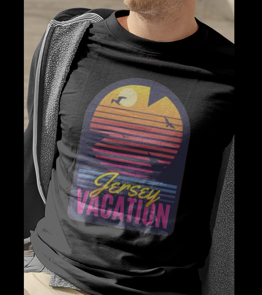 Jersey Vacation Retro Sunset Beach Scene With Birds And Stripes T-Shirt