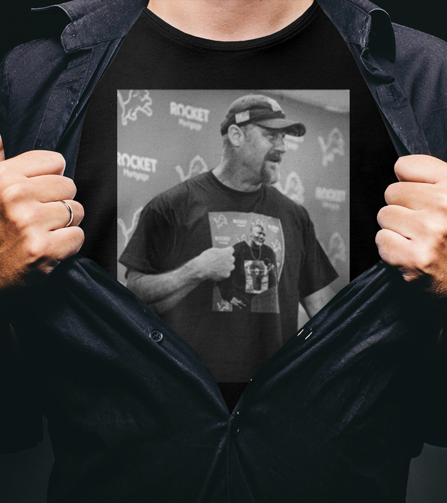 Rocket Mortgage Lions Press Conference Holmes Pulling Hilarious T-Shirt