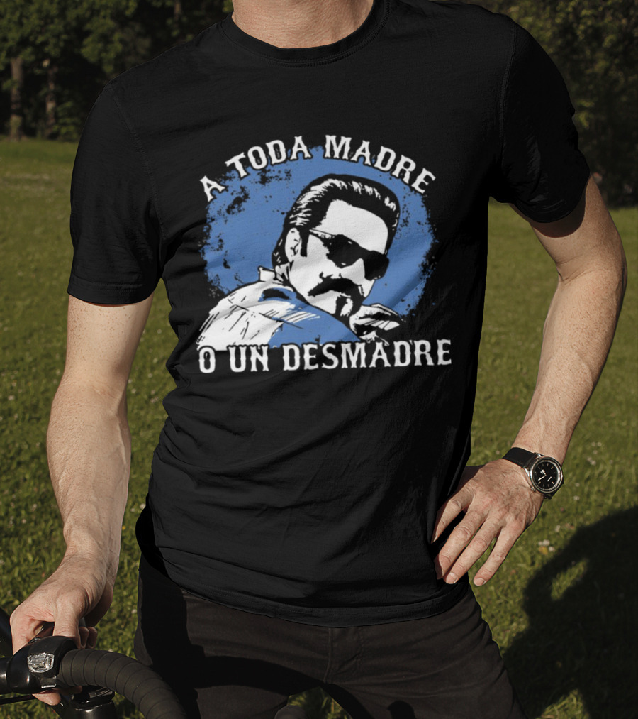 A Toda Madre O Un Desmadre Cool Mustache Sunglasses Dude Blue Circle T-Shirt