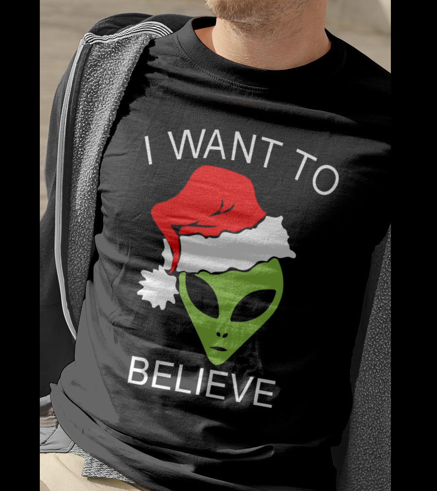 I Want To Believe Alien Santa Hat Christmas T-Shirt