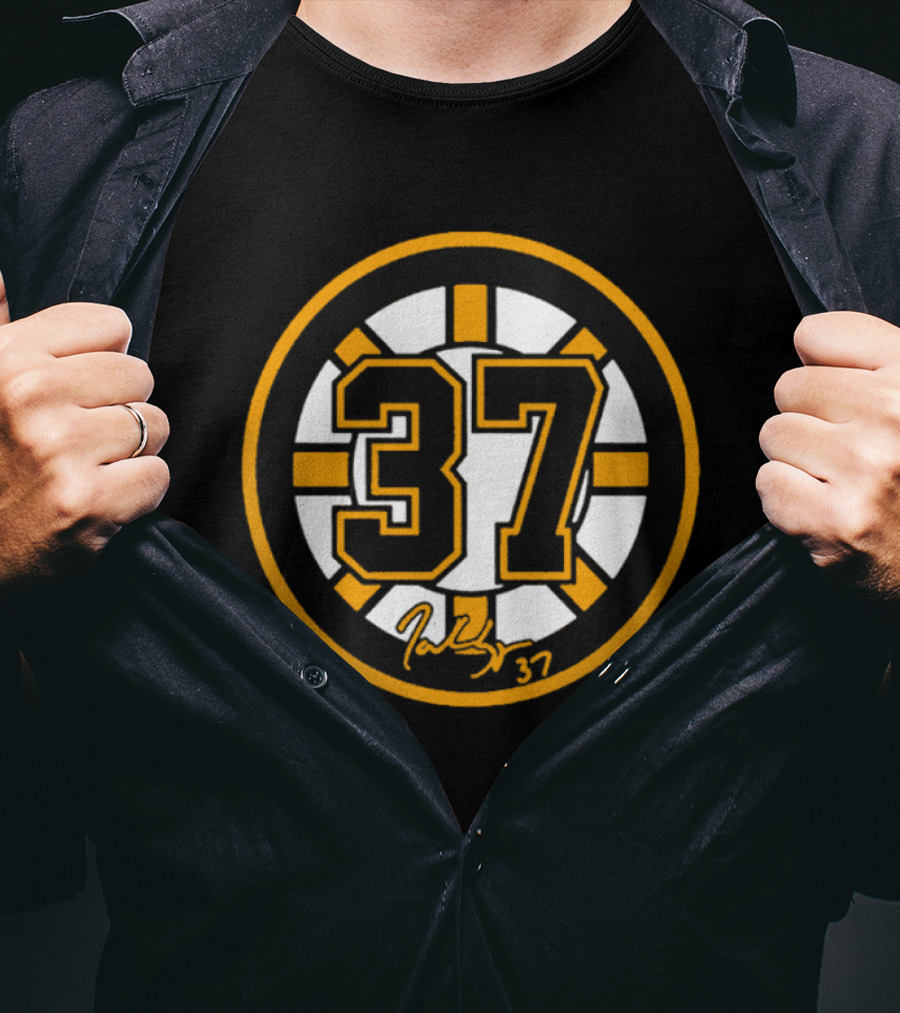 Bergeron 37 Boston Bruins Hockey Circular Emblem With Signature T-Shirt