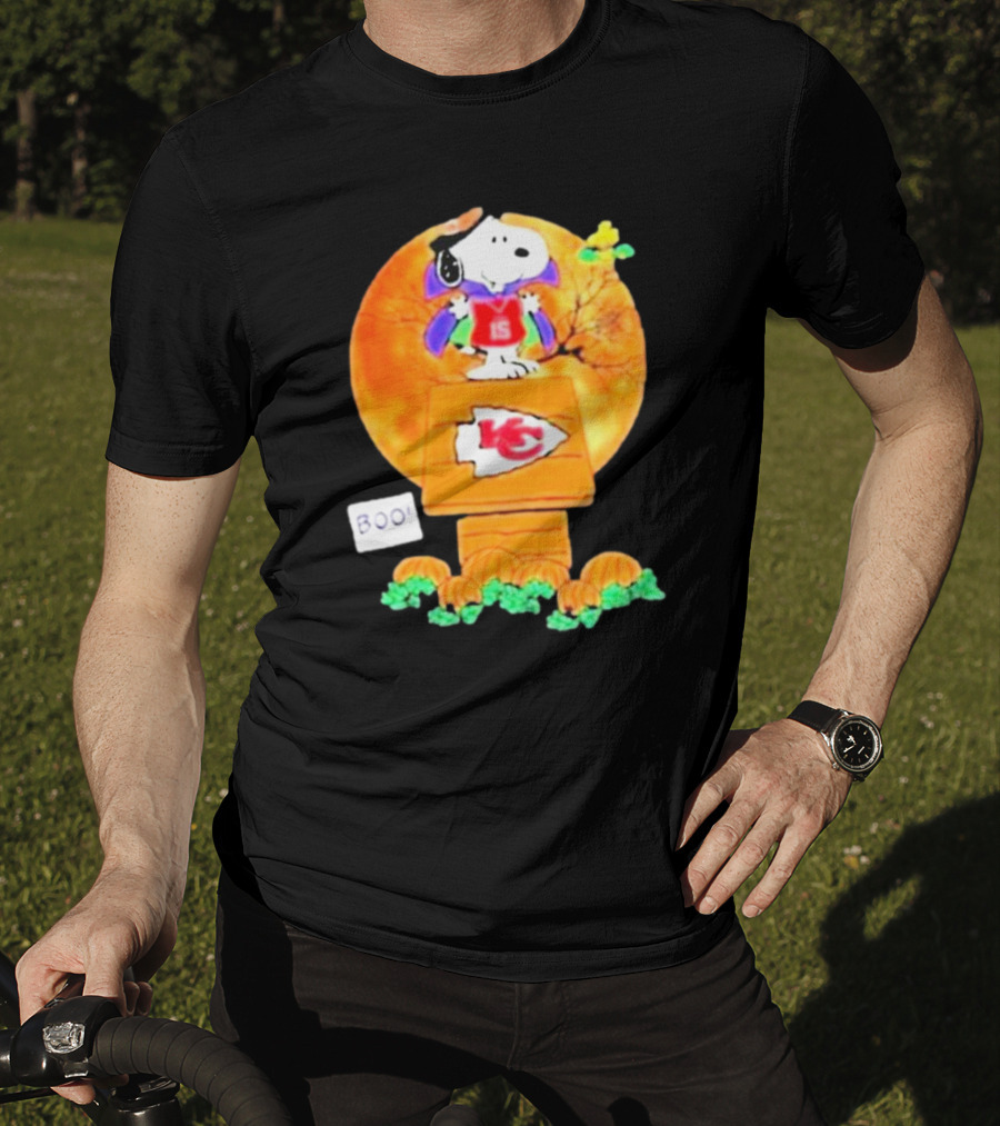Snoopy Woodstock Witch Boo Kansas City Chiefs Halloween Peanuts Charlie Brown 15 T-Shirt