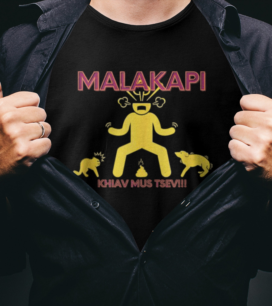 MALAKAPI Khiav Mus Tsev Funny Angry Figure Surrounded By Animals T-Shirt