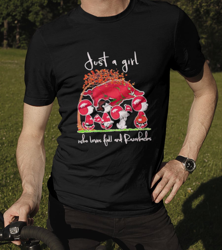 Just A Girl Who Loves Fall And Razorbacks With Peanuts Characters Under Autumn Tree T-Shirt