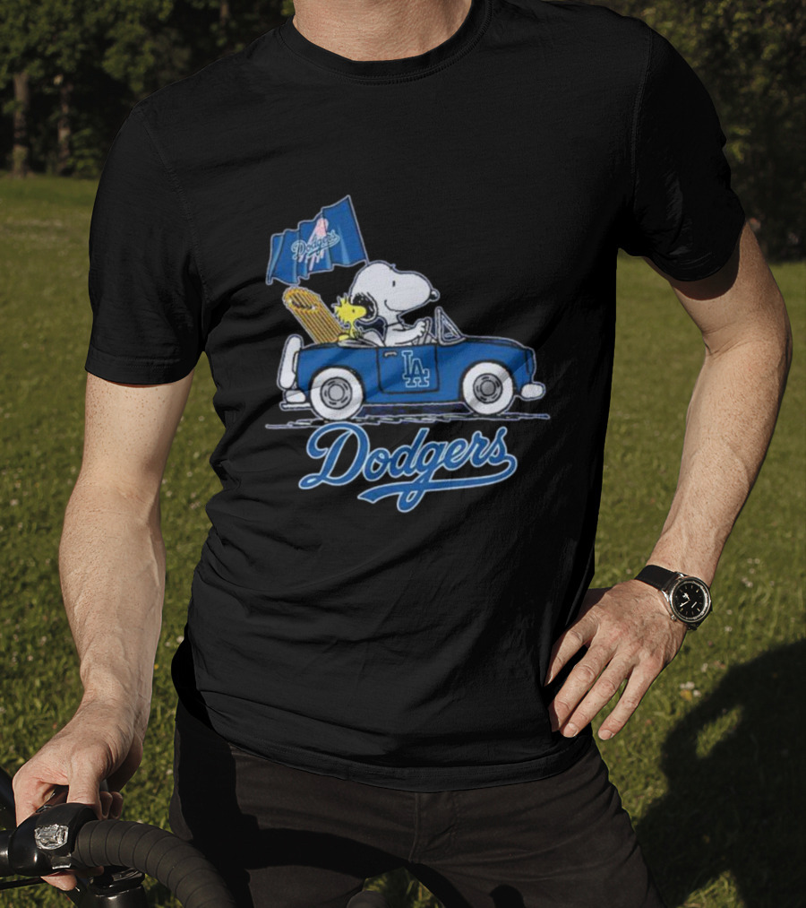 Snoopy And Woodstock Driving LA Dodgers Car With Flag T-Shirt