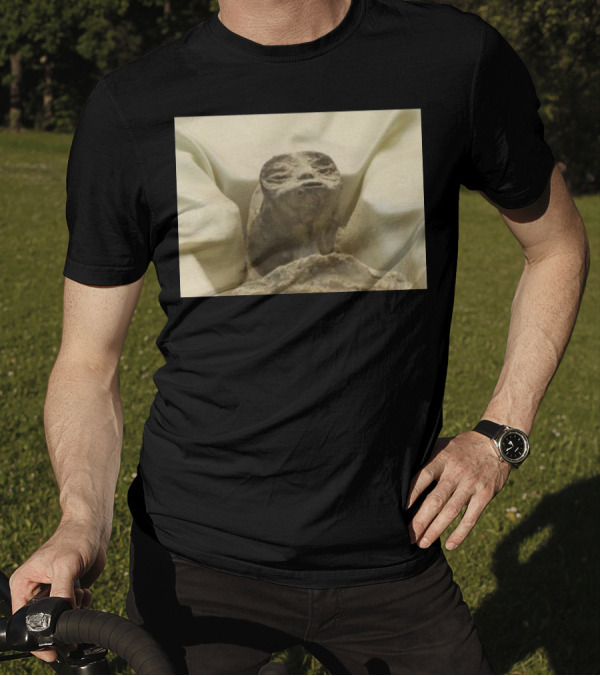 Journalist Jaime Maussan Reveals Alien Discovery Statue T-Shirt