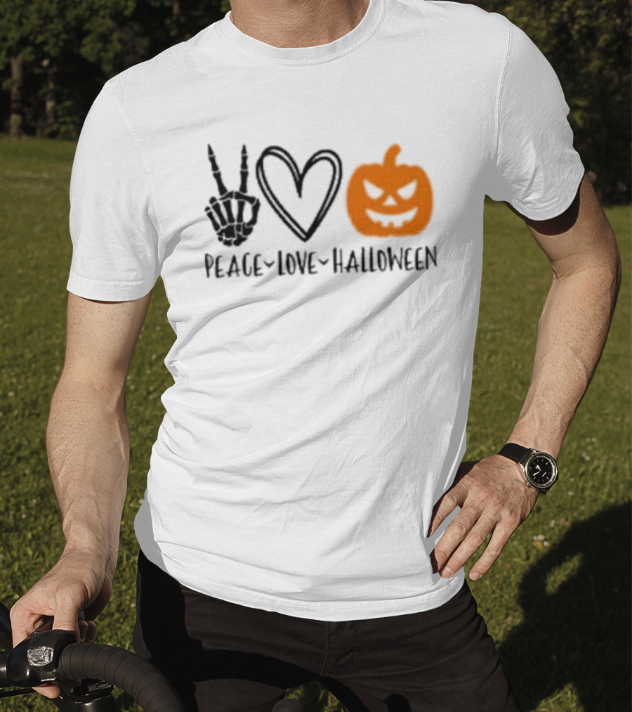 Peace Love Halloween Skeleton Hand Heart Pumpkin T-Shirt