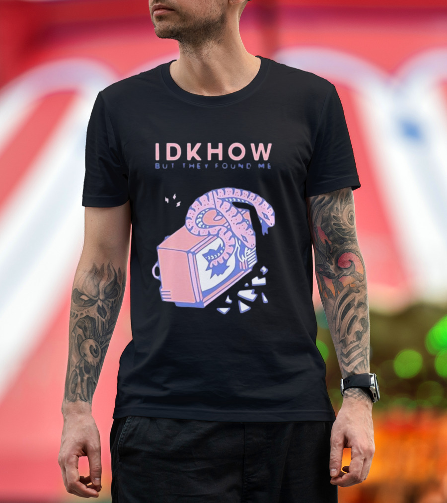IDKhow But They Found Me Snake Crushed TV Pastel Pink Blue Image T-Shirt