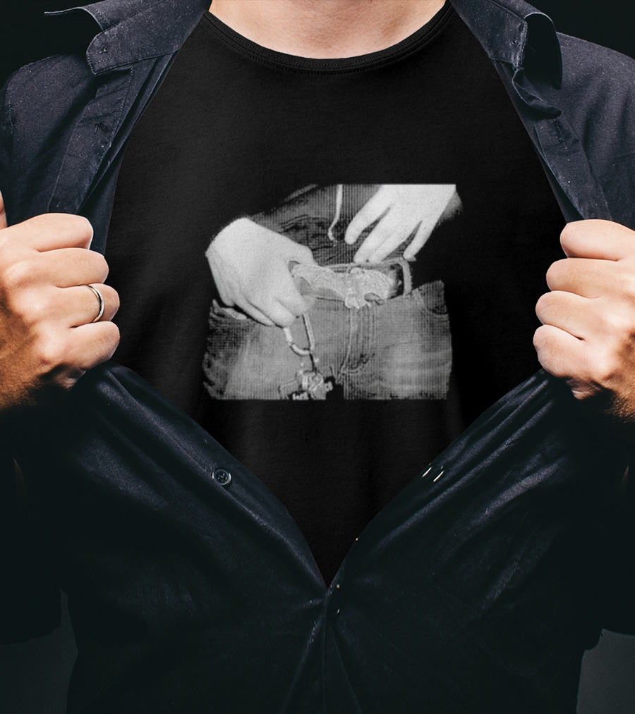 Birdloaf Bat Buckle Monochrome Close-Up T-Shirt