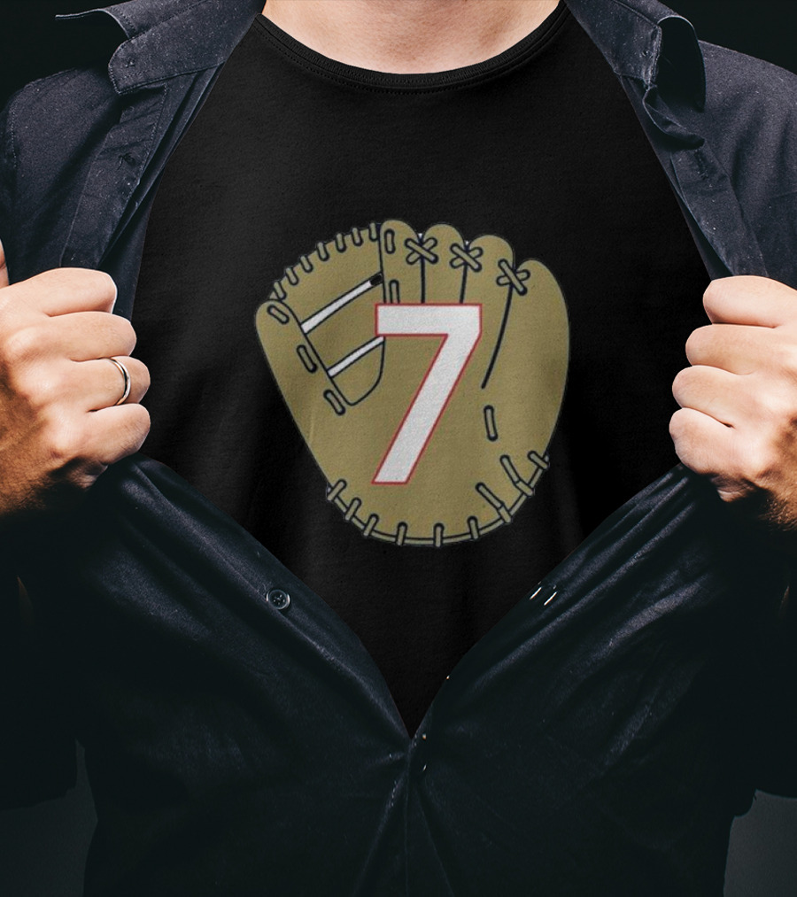 Dansby Swanson Number 7 Baseball Glove T-Shirt