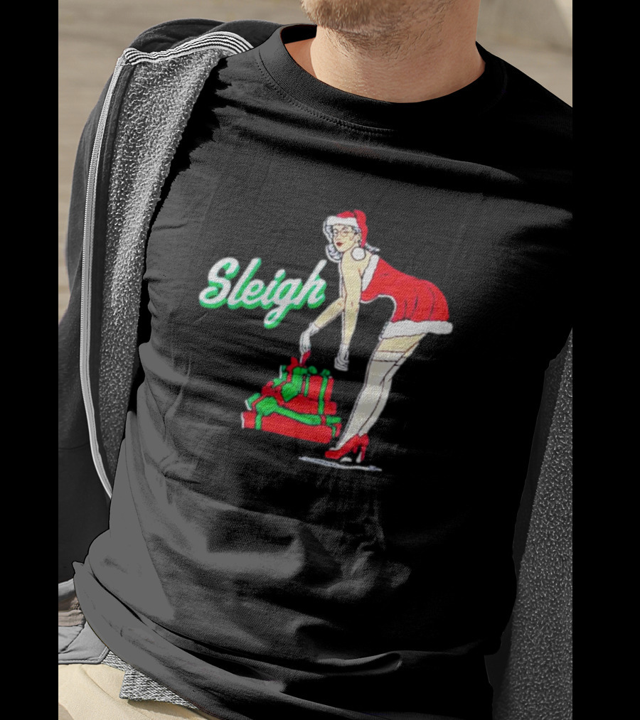 Vintage Santa Sleigh With Pin-Up Style Christmas Presents T-Shirt